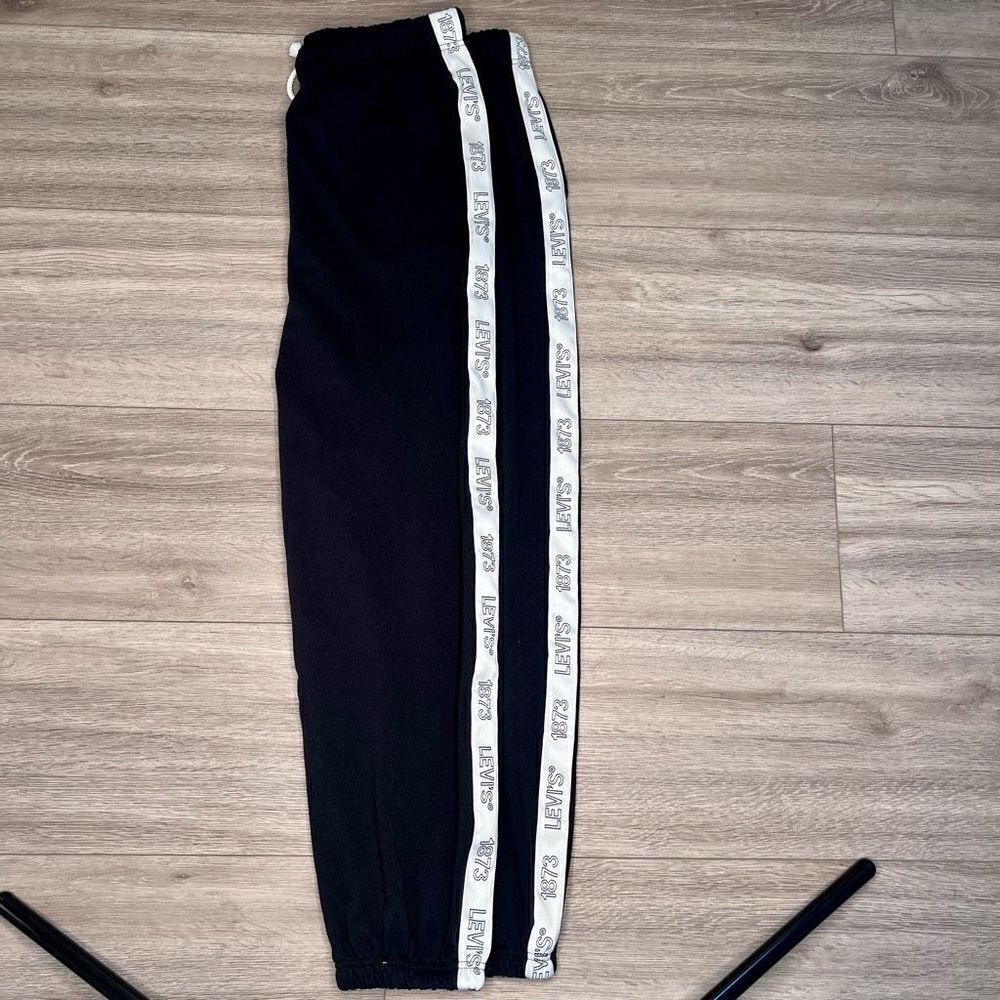 Levi's Women's Black And White Pull On Logo Tape Jogger Pants Size L NWT‎ - Picture 4 of 8